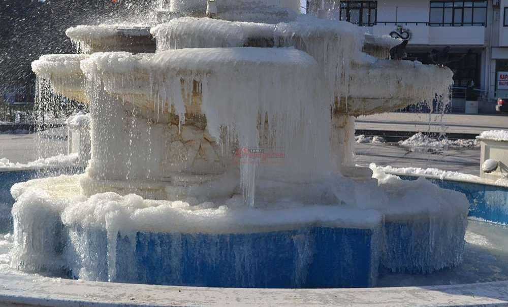 Havuz Yine Buz Tuttu