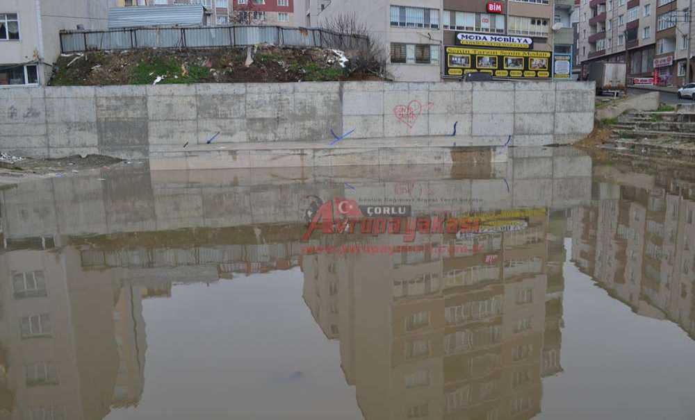 Amfi Tiyatro Yapay Göle Döndü