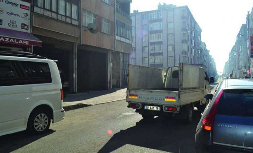 “Süsleme Yerine Trafik Sorununu Çözselerdi”