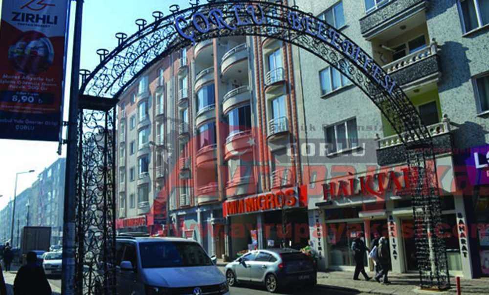 “Süsleme Yerine Trafik Sorununu Çözselerdi”