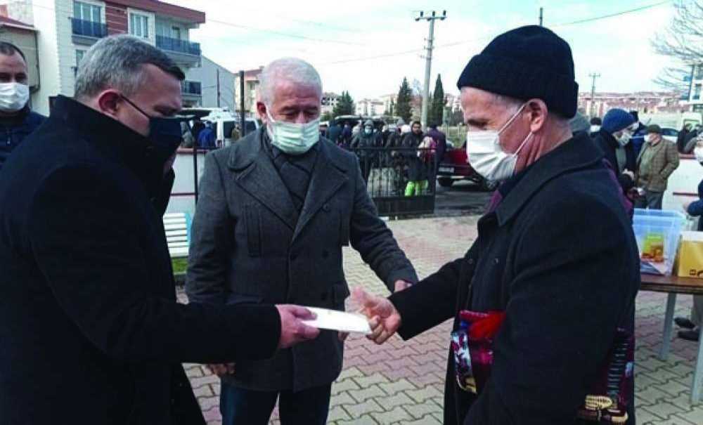 Ak Parti 100 Bin Maske Dağıtmayı Hedefliyor