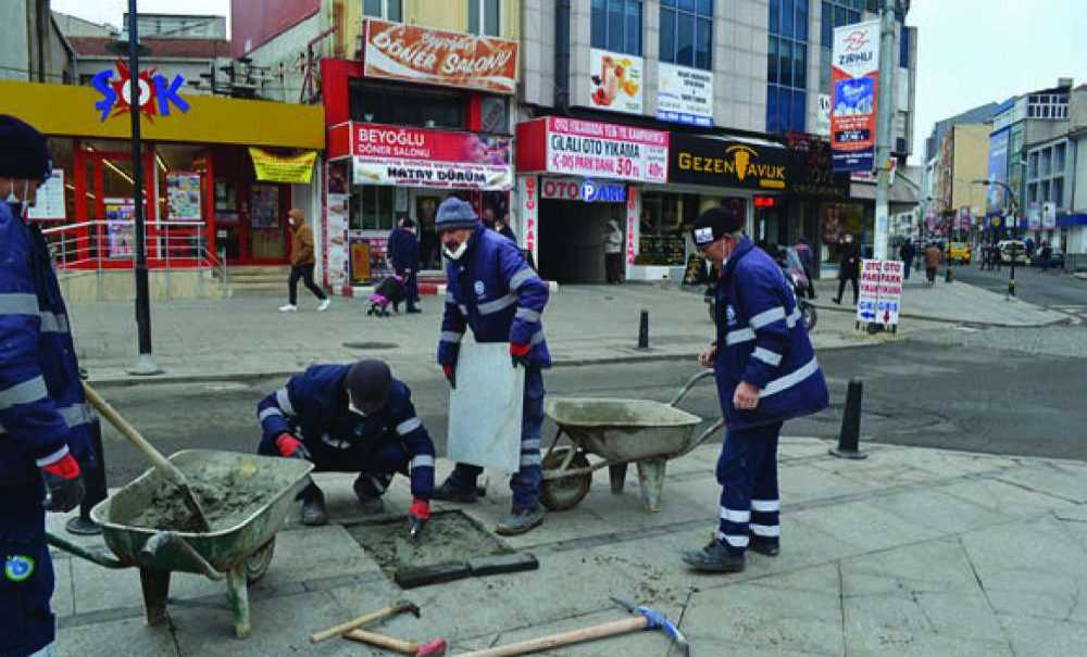 Kırılan Taşlar Yenileriyle Değiştirildi