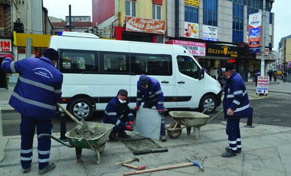 Kırılan Taşlar Yenileriyle Değiştirildi