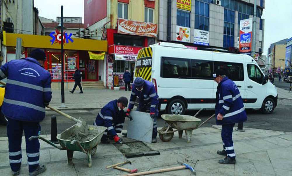 Kırılan Taşlar Yenileriyle Değiştirildi