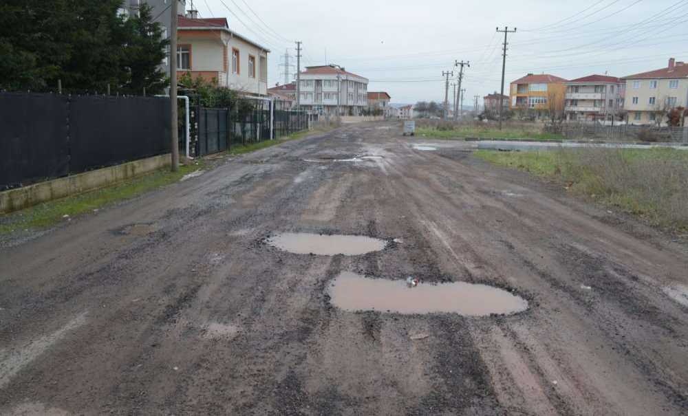 Yol, Mayın Tarlasını Andırıyor