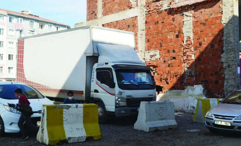 Hayalet Bina Tehlike Saçıyor!!!