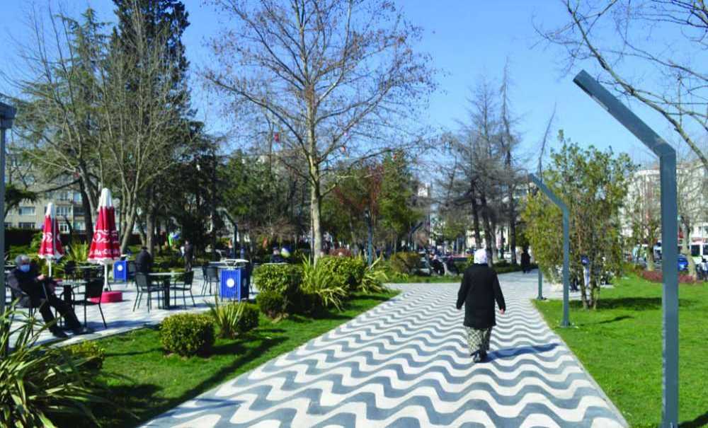 Belediyenin Kafeleri Kurallara Uyarak Açıldı