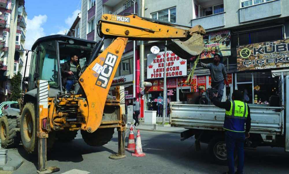 Tarihi Çeşmenin Başına Gelmeyen Kalmadı