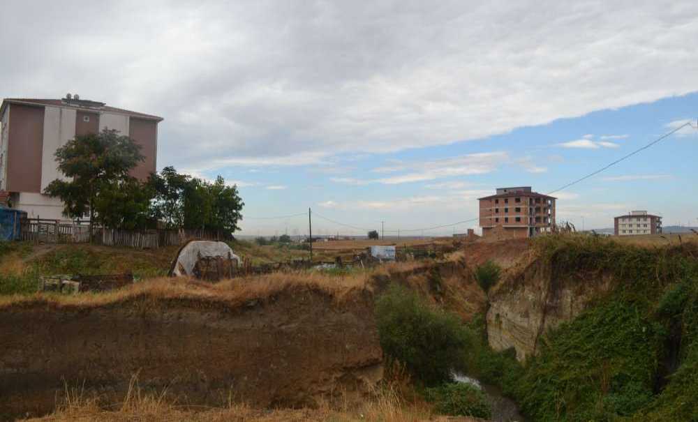 Mahalle Sakinleri Çözüm Bekliyor