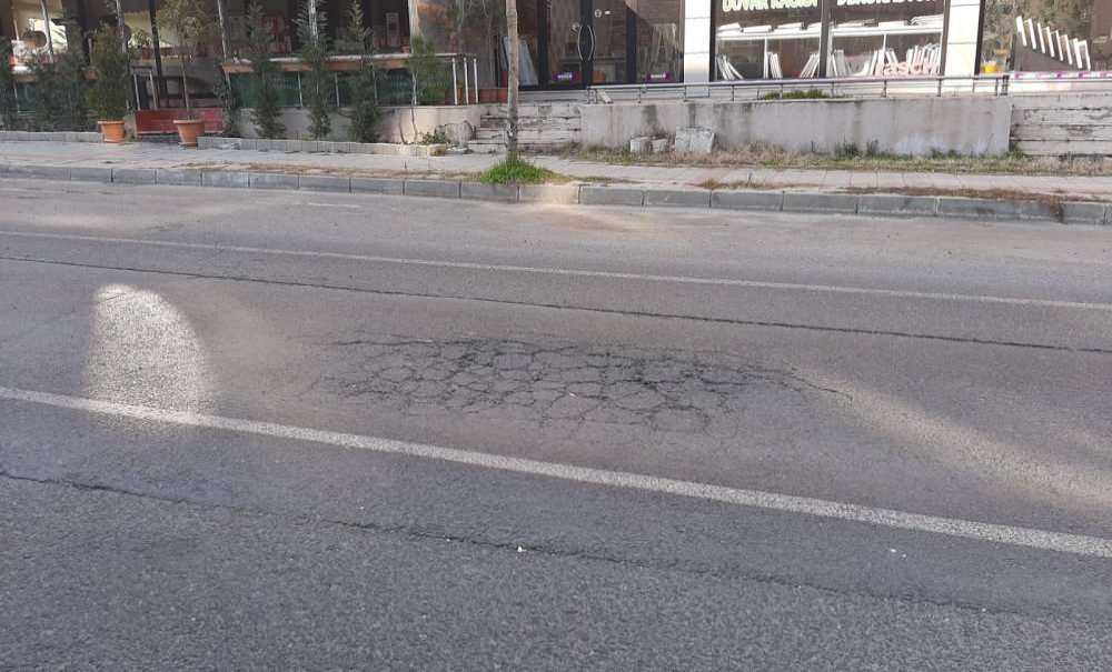 Çetin Emeç Bulvarı Yenilenmeyi Bekliyor