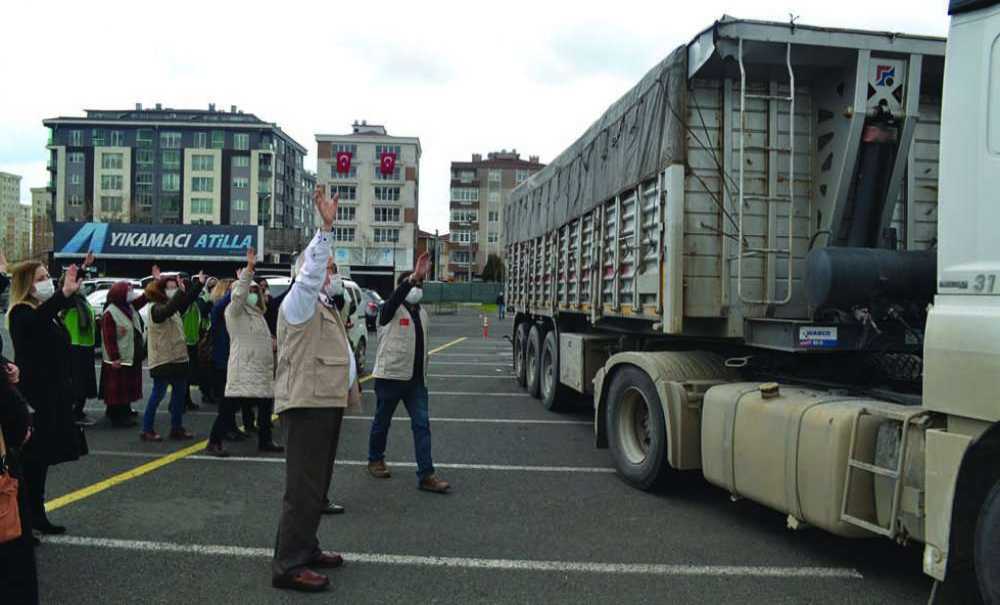 İhh'nın Yardım Tırı Yola Çıktı