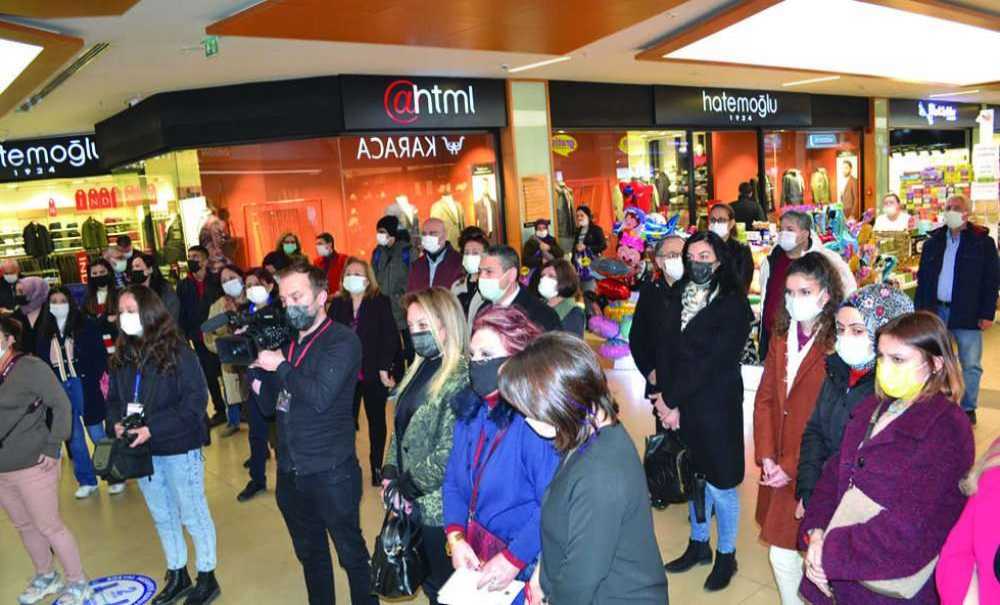 Otizmli Annelerin Yazdığı Mektuplar Sergiye Dönüştü