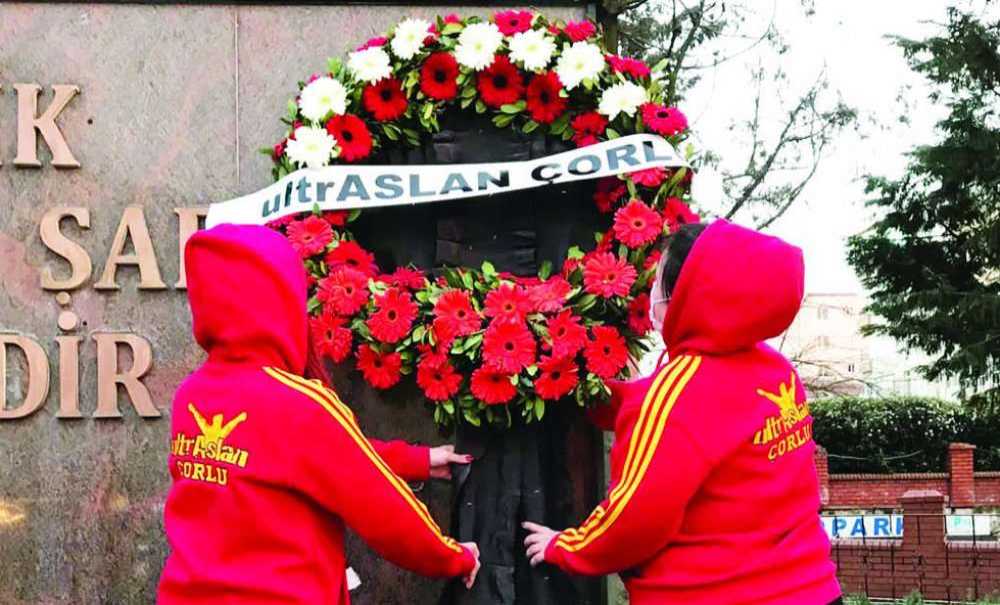 Galatasaray Taraftarı Atatürk Büstlerine Yapılan Saldırıyı Kınadı