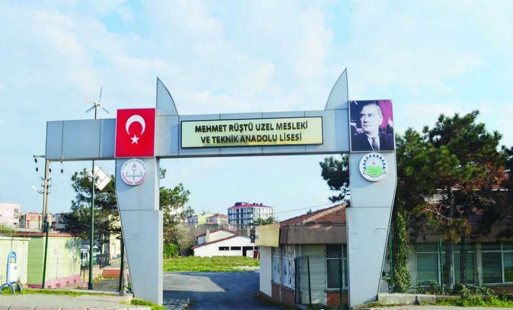 Tarihi Okulun Yıkımı Devam Ediyor