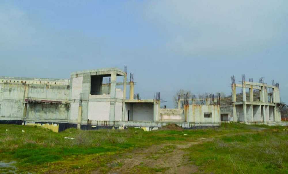 Aylardır Bir Çivi Dahi Çakılmadan Bekliyor