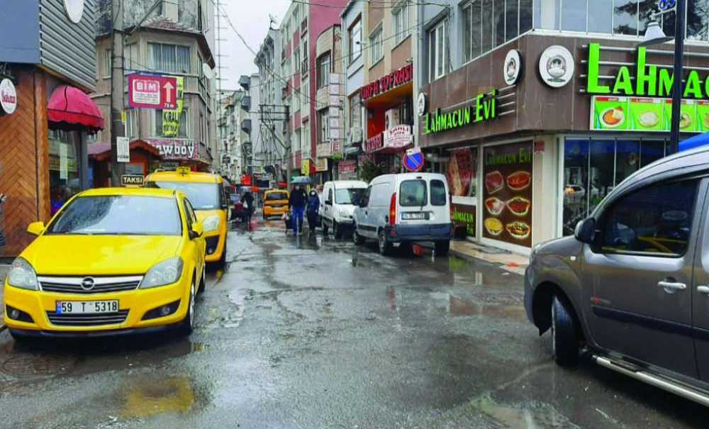 Akıncılar Caddesi'nin Sorunu Çözülmek İstenmiyor Mu?
