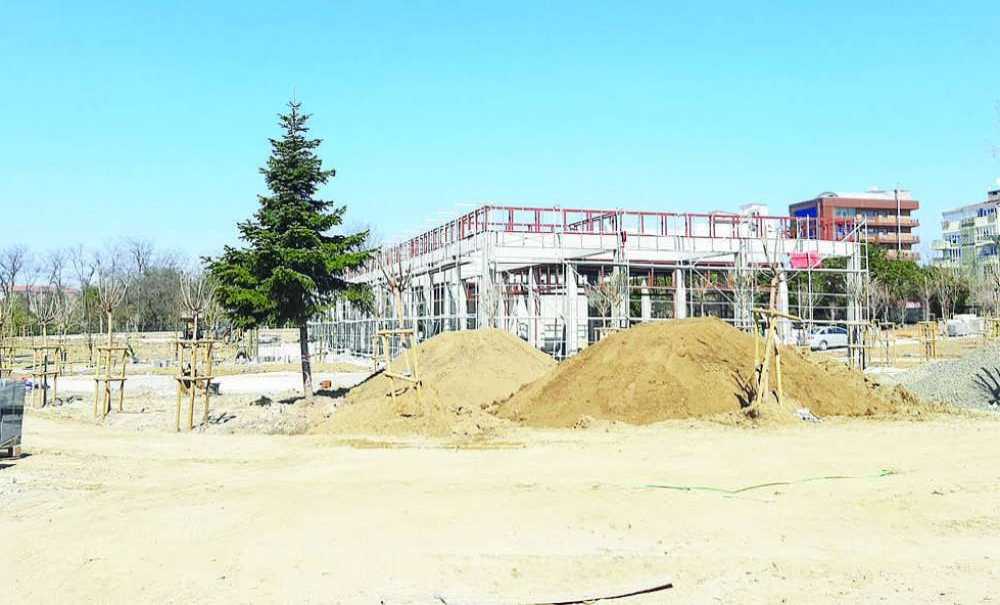 Açılacağı Gün İple Çekiliyor