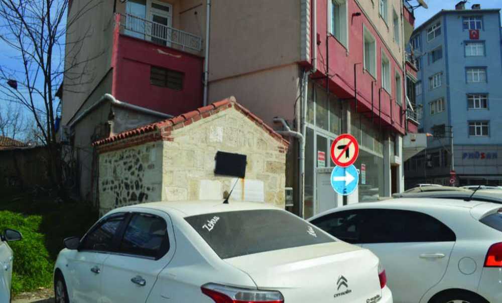 Tarihi Çeşme Restore Edildi Fakat Suyu Bağlanmadı