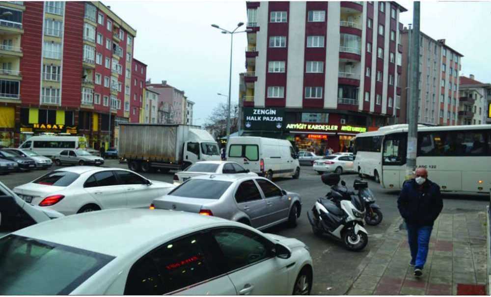 Kavşak Değil, Trafik Çilesi!!!