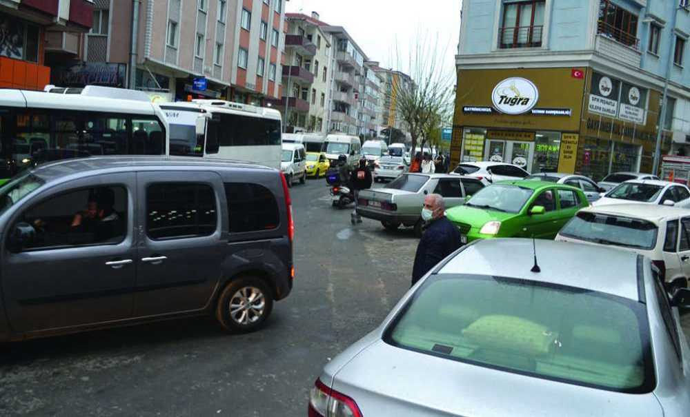 Kavşak Değil, Trafik Çilesi!!!