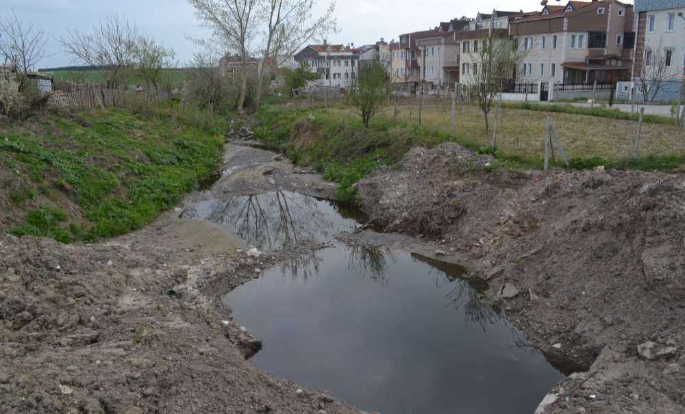 Derenin Kokusu Ve Suyu Kesildi