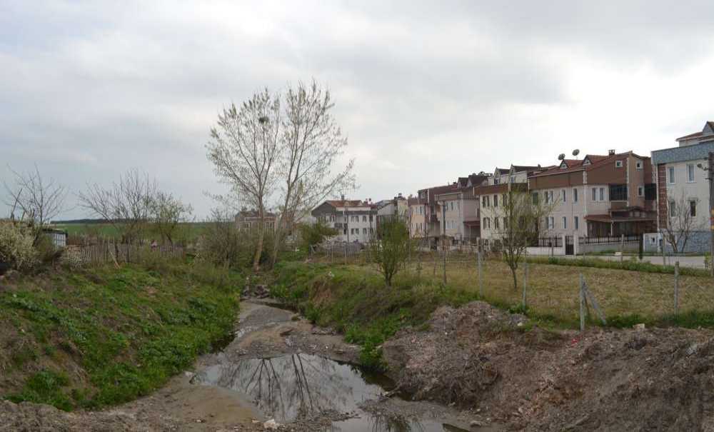 Derenin Kokusu Ve Suyu Kesildi