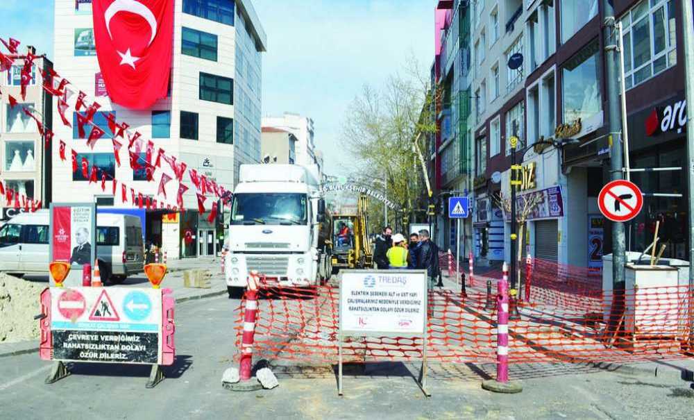 Omurtak Caddesi'ndeki Çalışmalar Hızlı Başladı