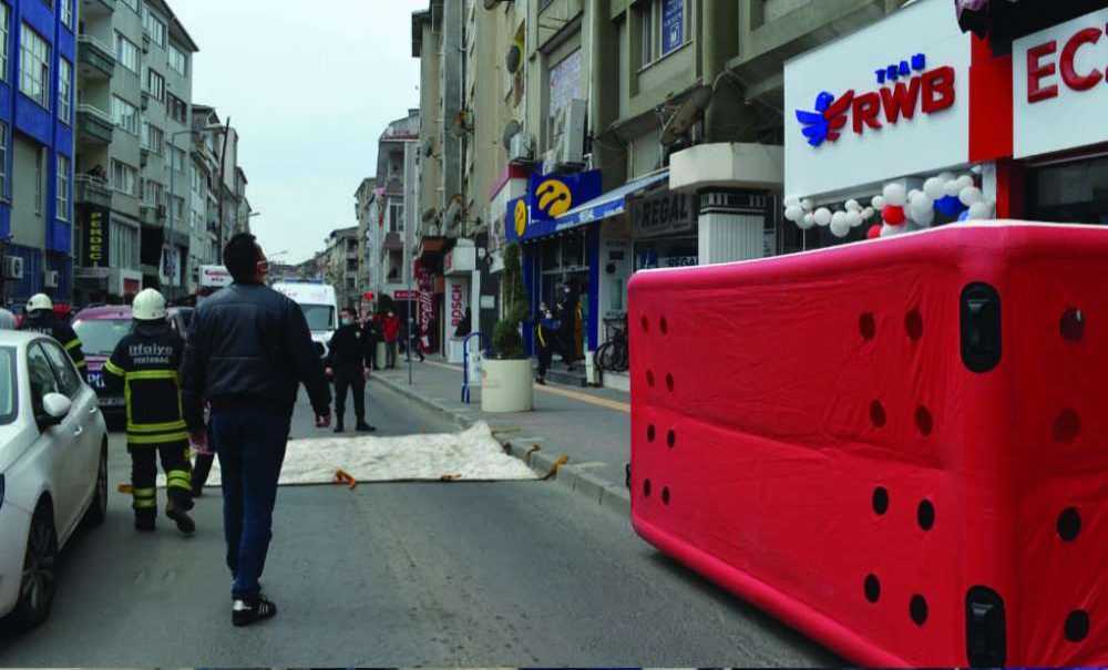 İntihar Olayını İzlemek İçin Korona Virüsü Unuttular!!