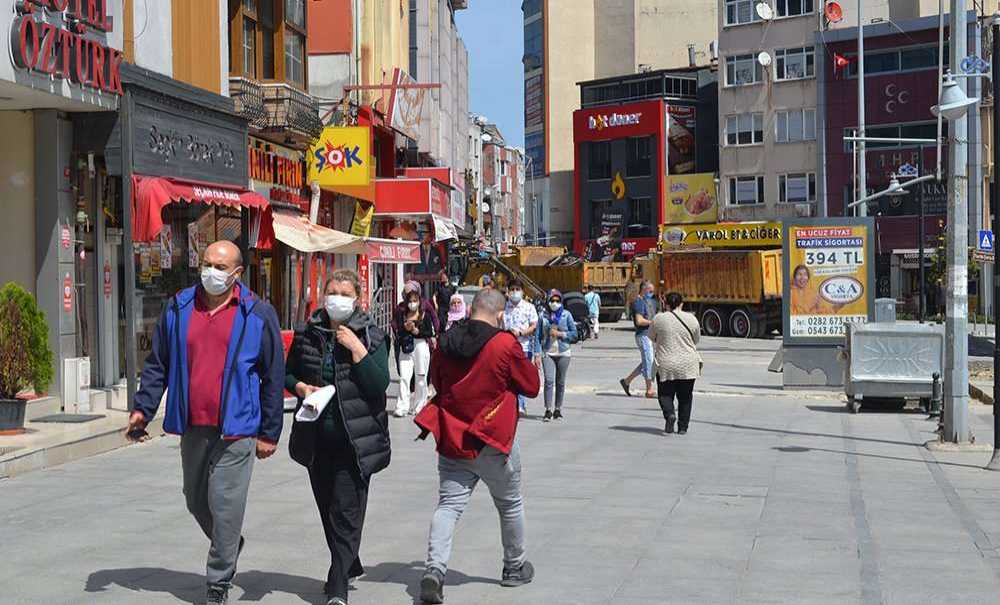 Kalabalıklar Giderek Artıyor