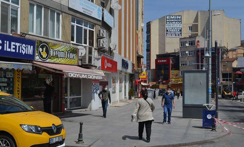 Açık Olan Esnaf, “Masraflarımızı Bile Çıkaramıyoruz”