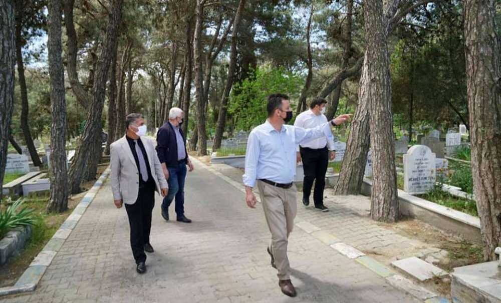 Ramazan Bayramı Öncesi Mezarlıkları İnceledi