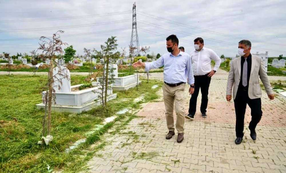 Ramazan Bayramı Öncesi Mezarlıkları İnceledi