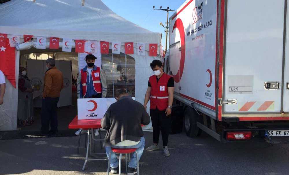 Kızılay Kan Toplamaya Devam Ediyor