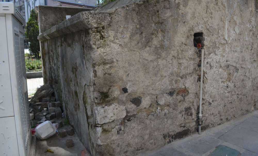 Tarihi Çeşmenin Bu Hali Tepkilere Neden Oldu