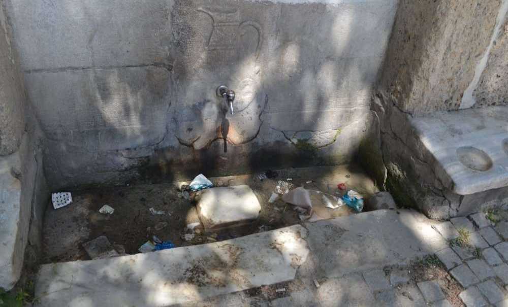 Tarihi Çeşmenin Bu Hali Tepkilere Neden Oldu