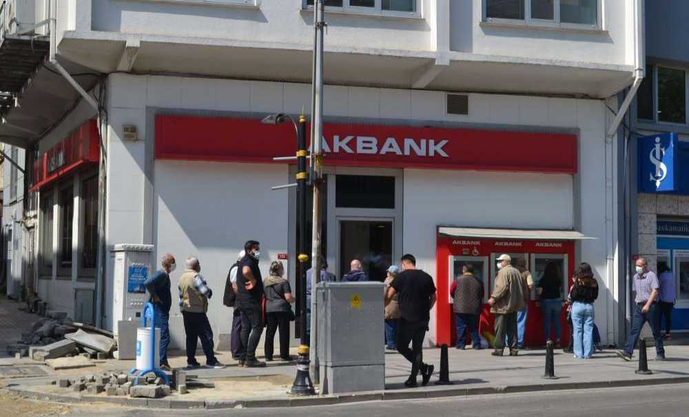 Kalabalık Görüntüler Yine Değişmedi