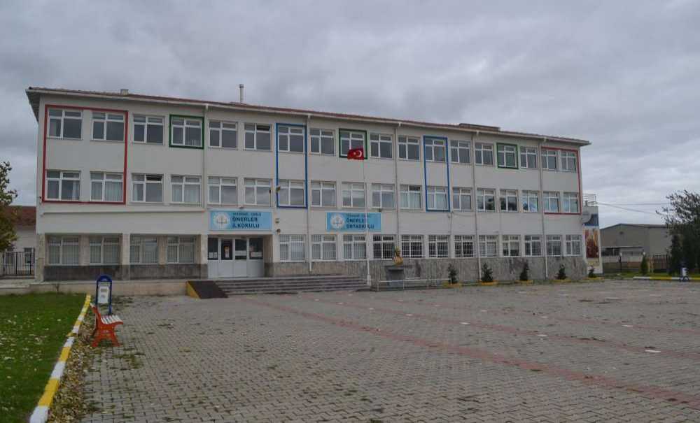 Okullar Kademeli Olarak Açıldı