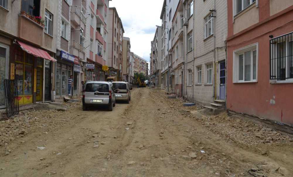 Çalışmalardan Dolayı Her Yer Toz İçinde Kaldı