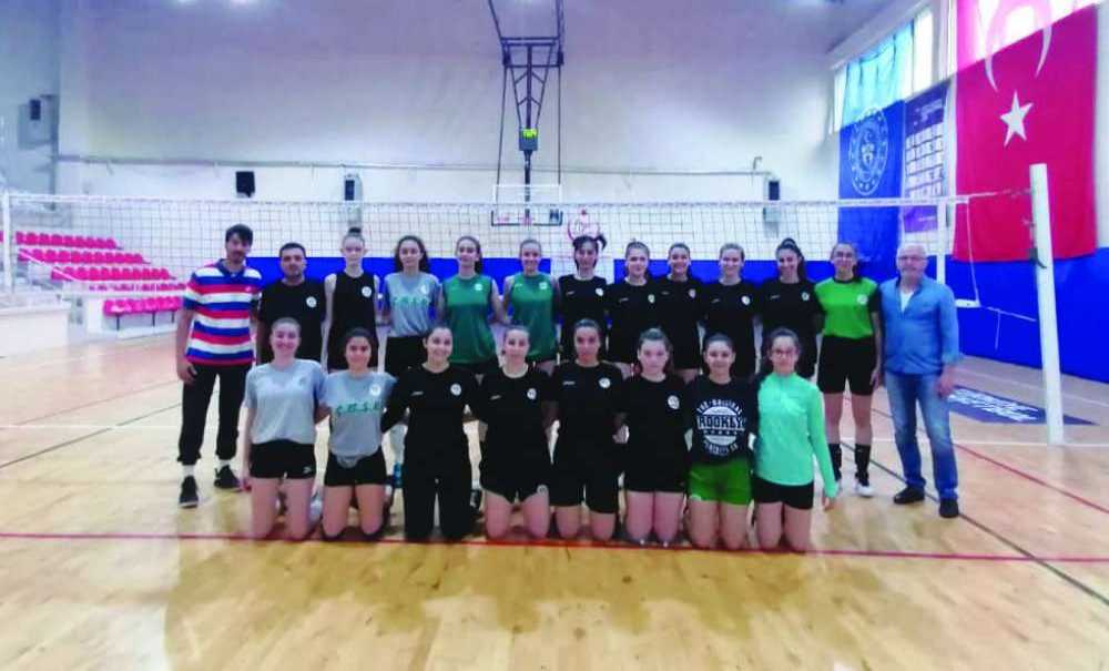 Çbsk Kız Voleybol Takımı 2.lig Yolunda