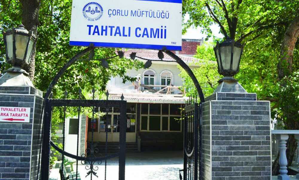 Tahtalı Cami'nin Dış Cephesi Yenileniyor