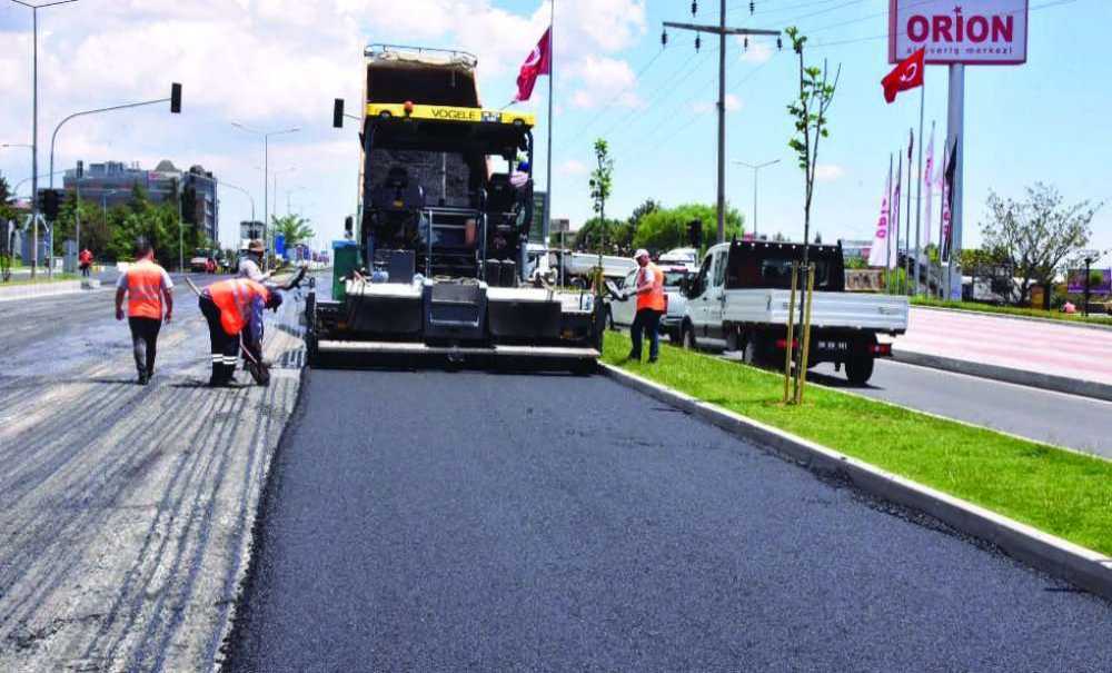 Orion Kavşağında Aşınma Asfaltı Serimi Uygulandı