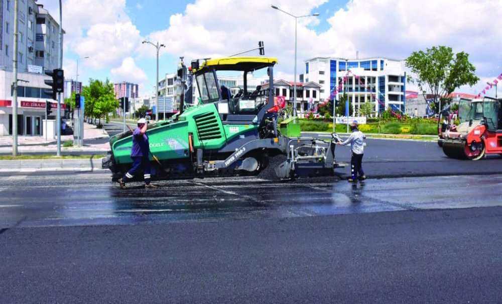 Orion Kavşağında Aşınma Asfaltı Serimi Uygulandı