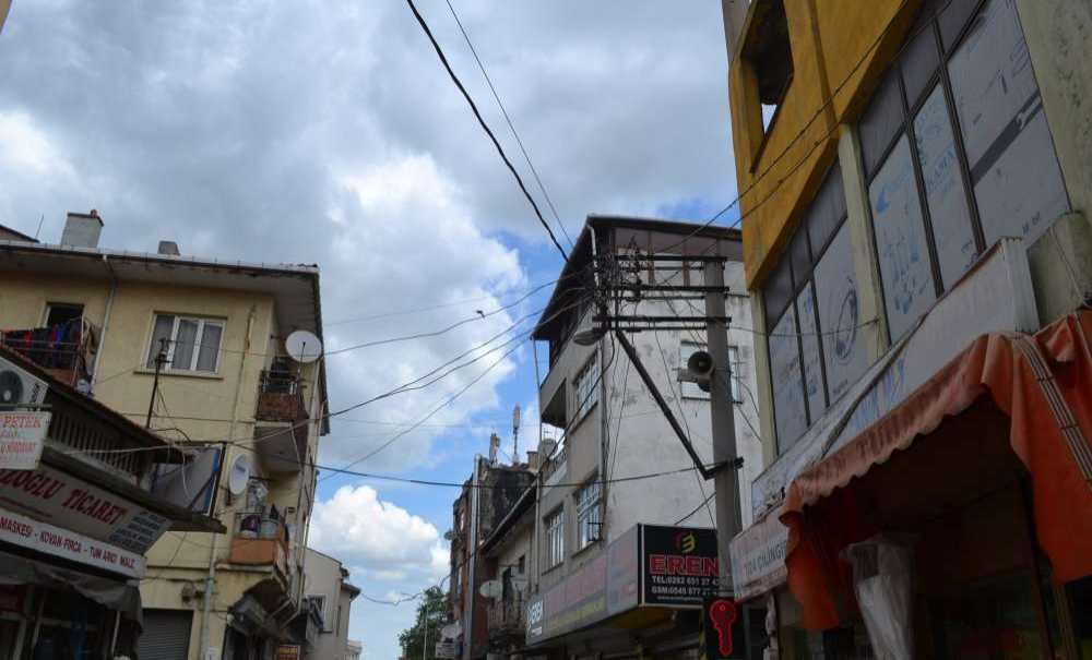 Saray Caddesi Kirli Görüntüden Kurtuldu