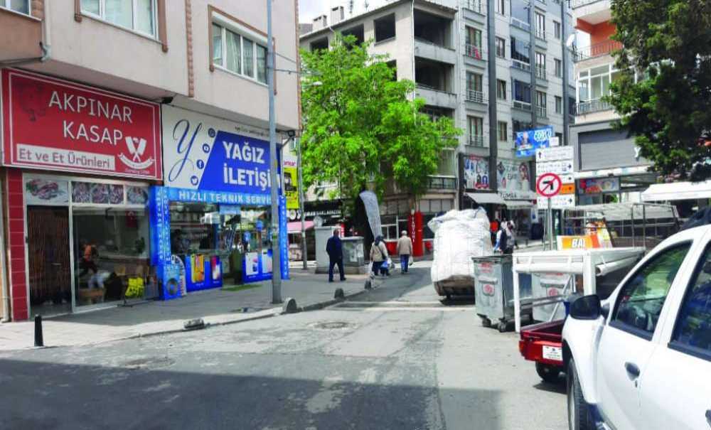 Bir Taraftan Toplanıyor, Bir Taraftan Çalışmaya Devam Ediyorlar