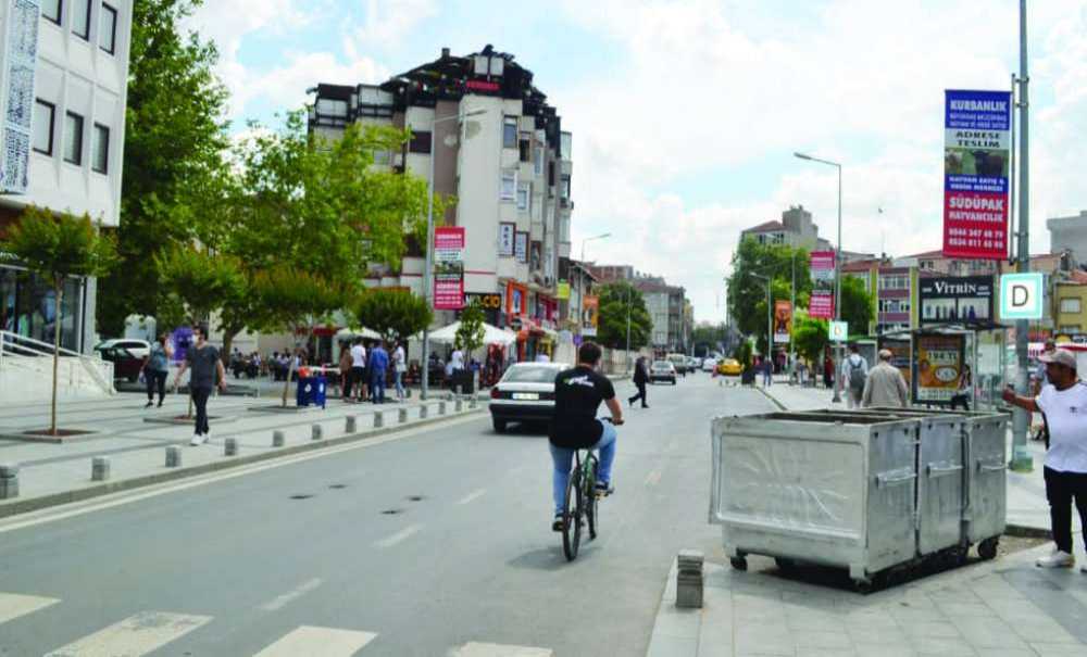 Esnaf Normale Dönmeye Başladı