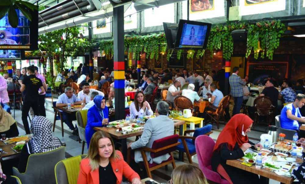 Ak Parti'den Gövde Gösteri