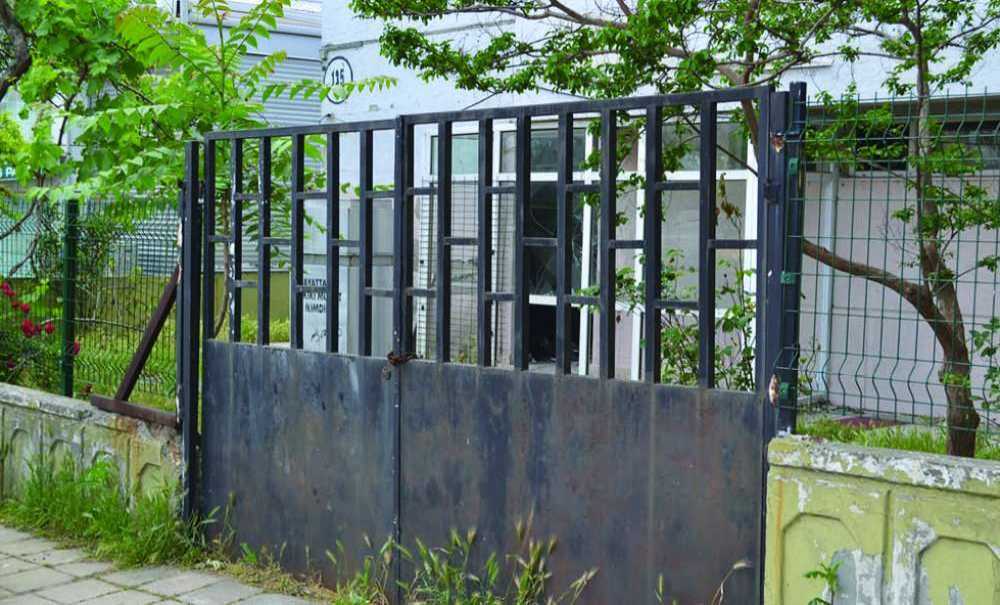 Kamu Binası Tehlike Saçmaya Devam Ediyor