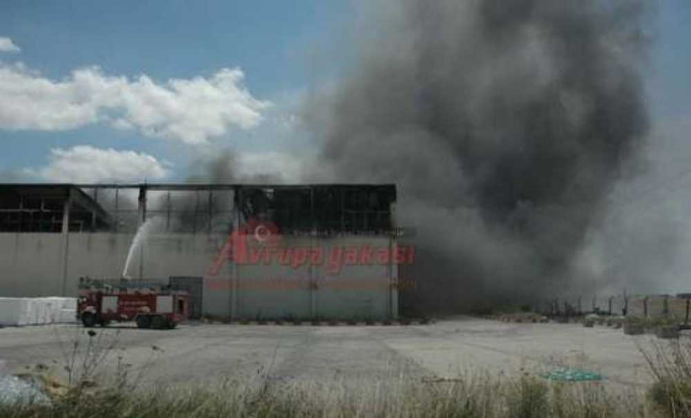 Çorlu`da Fabrika Yangını