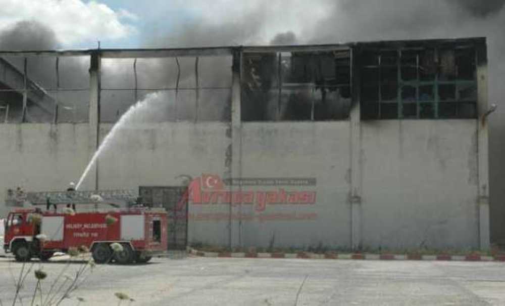 Çorlu`da Fabrika Yangını