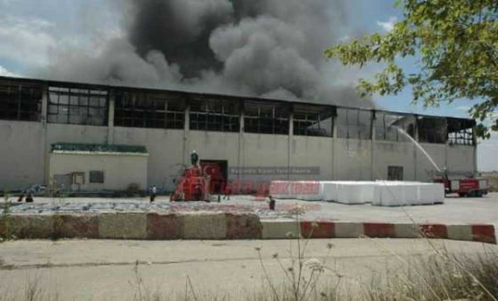 Çorlu`da Fabrika Yangını